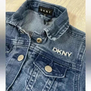 DKNY Classic Blue Denim Jean Jacket Girls Size 3T kids Logo Patch On Back cute